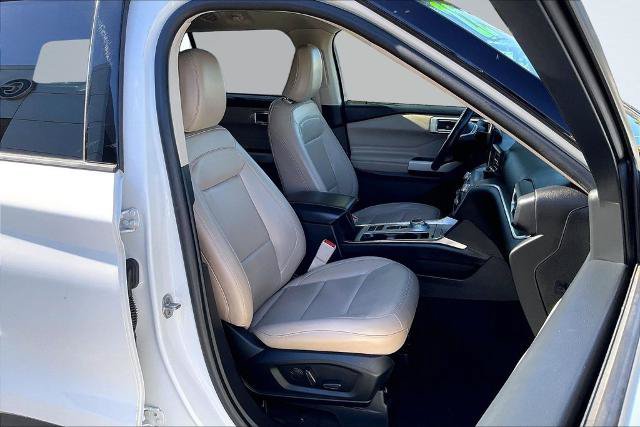 Certified 2022 Ford Explorer XLT w/ Equipment Group 202A RWD image 7