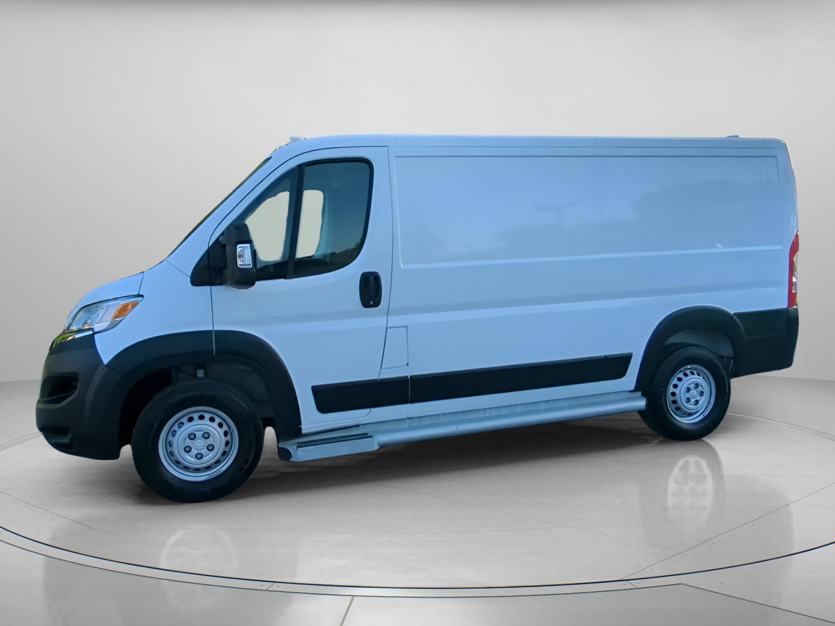 Used 2025 RAM ProMaster 2500 w/ U-Haul Equipment Group FWD image 15