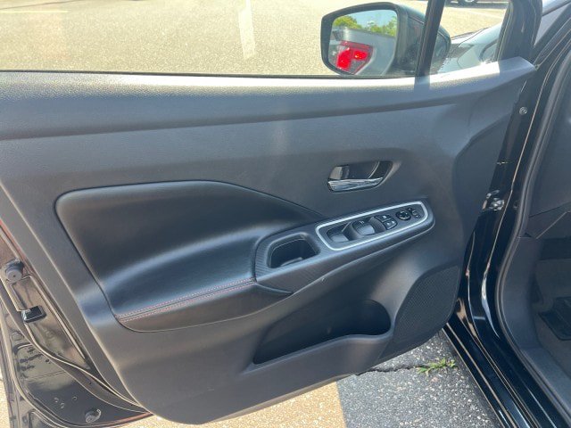 Used 2024 Nissan Versa SR FWD image 10