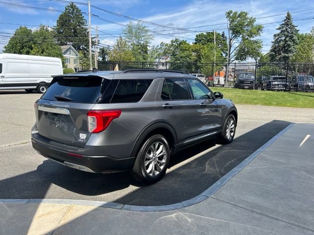 Certified 2022 Ford Explorer XLT w/ Equipment Group 202A AWD/4WD image 6