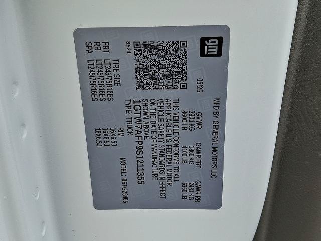 Used 2025 GMC Savana 2500 w/ Driver Convenience Package RWD image 27