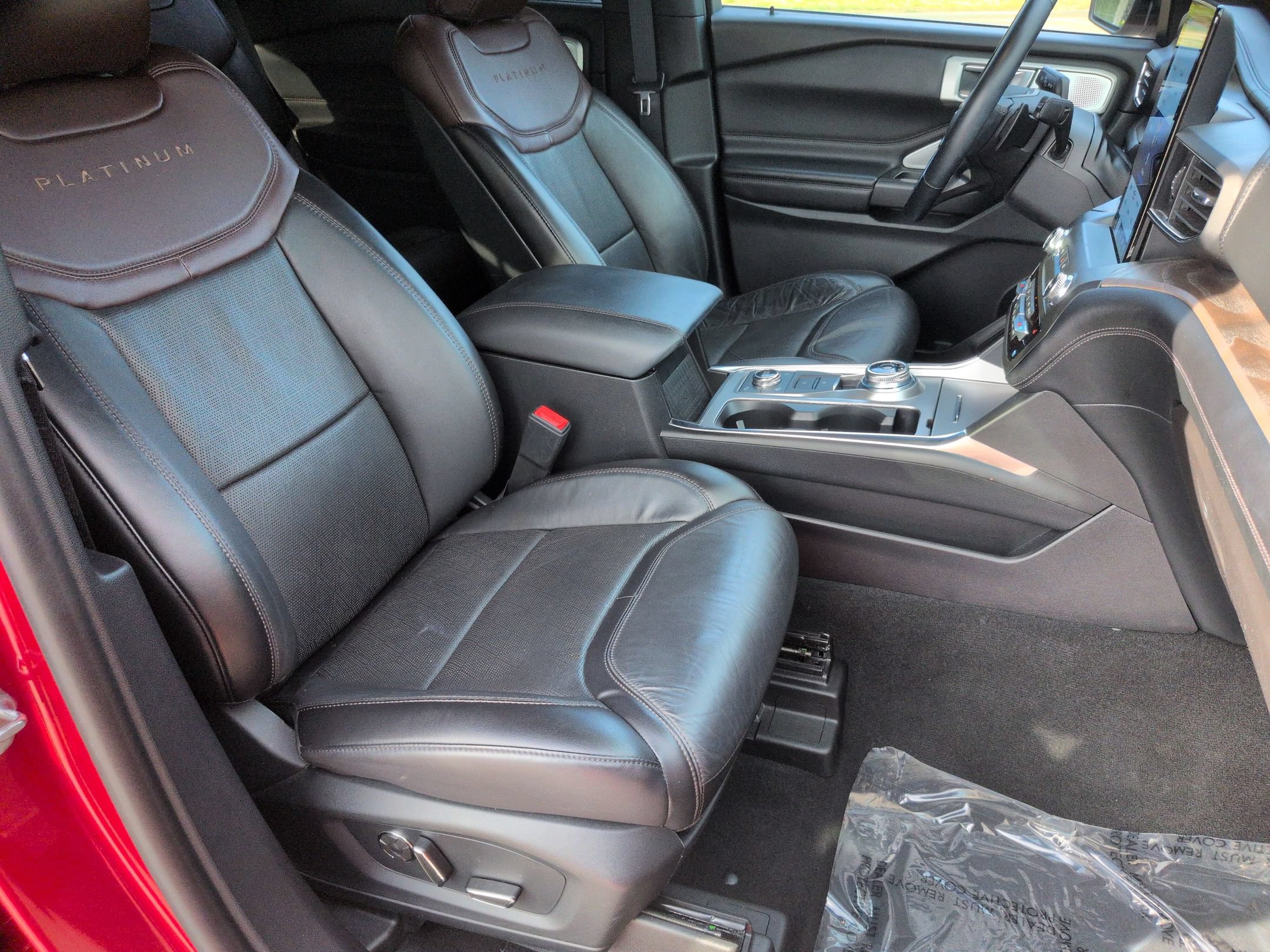 Certified 2020 Ford Explorer Platinum w/ Premium Technology Package AWD/4WD image 37