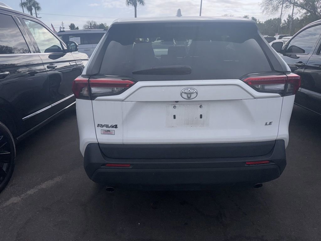 Used 2022 Toyota RAV4 LE image 2