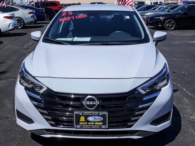 Used 2025 Nissan Versa SV FWD image 5