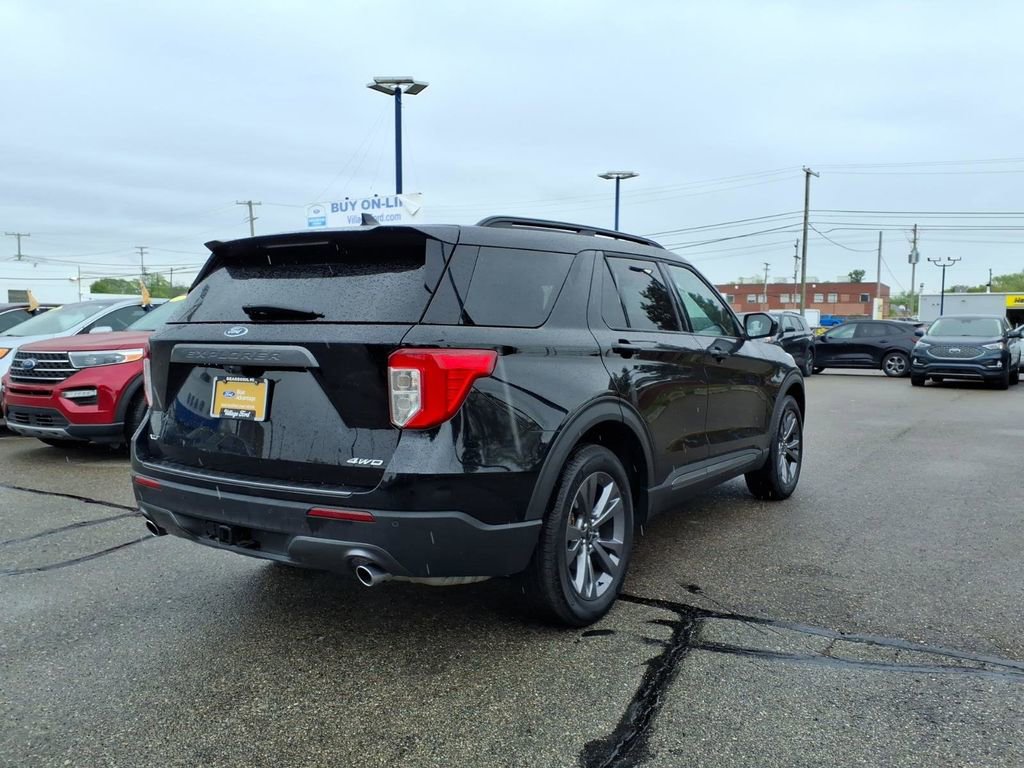 Certified 2024 Ford Explorer XLT w/ Equipment Group 202A AWD/4WD image 7
