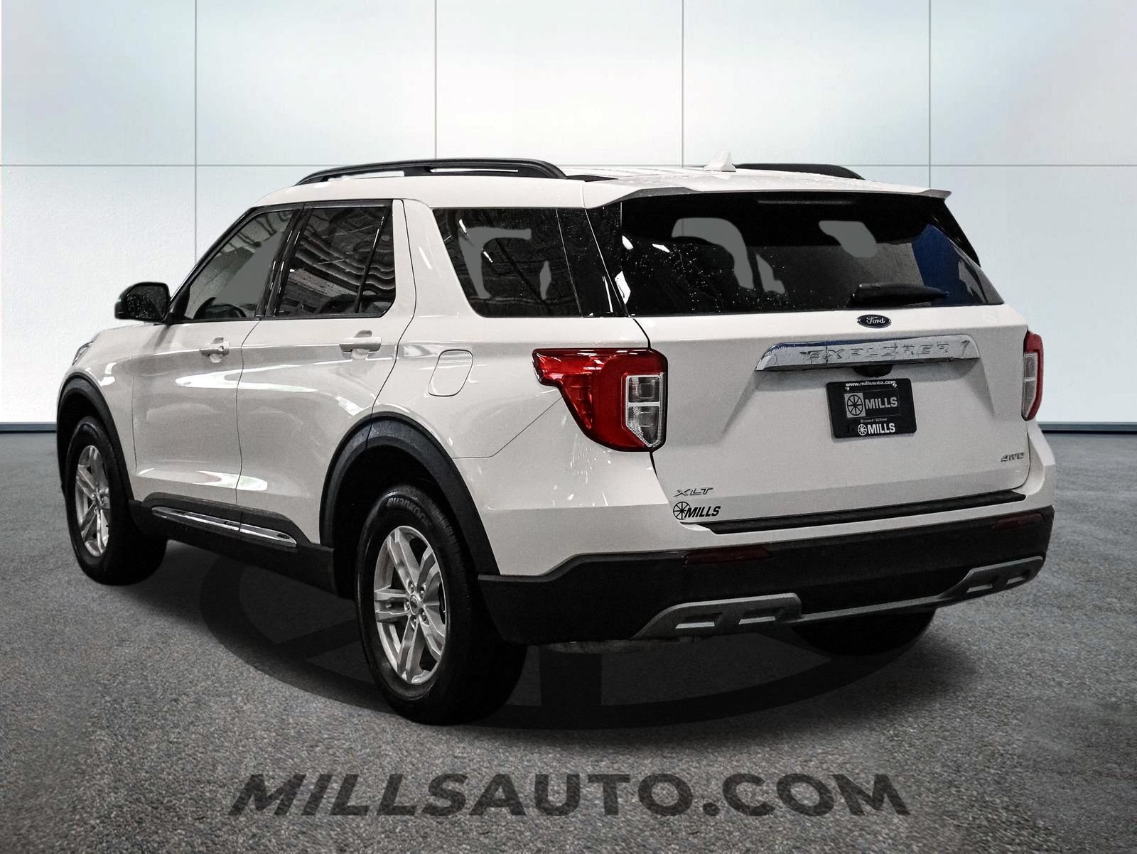 Certified 2024 Ford Explorer XLT w/ Equipment Group 202A AWD/4WD image 5
