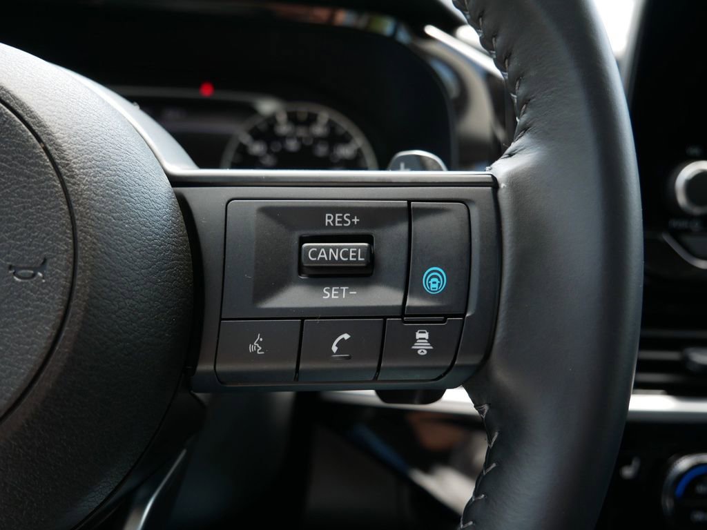 Used 2024 Nissan Pathfinder SV w/ SV Premium Package image 20