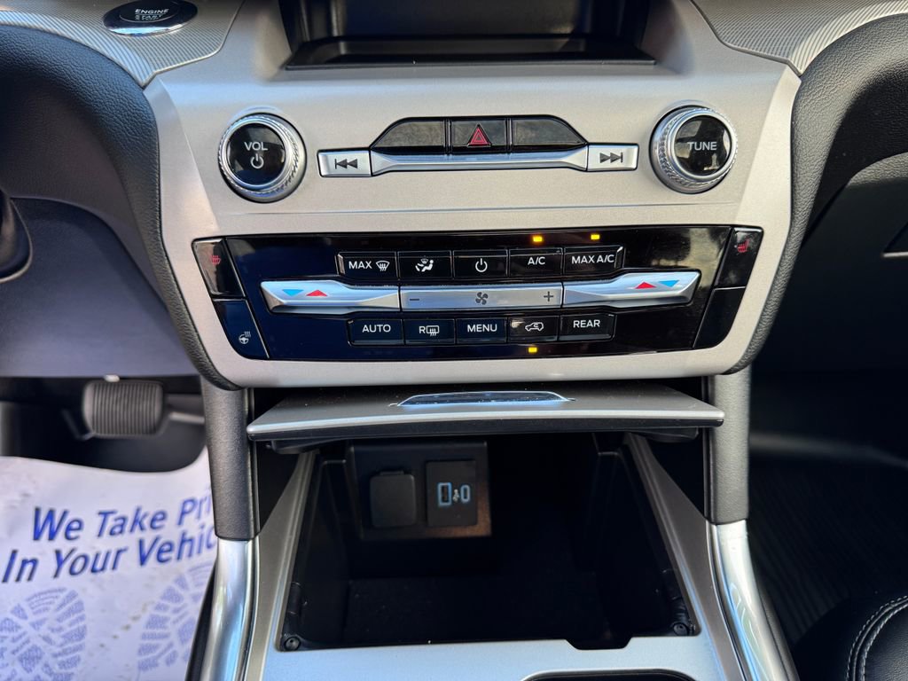 Certified 2023 Ford Explorer XLT w/ Equipment Group 202A AWD/4WD image 20