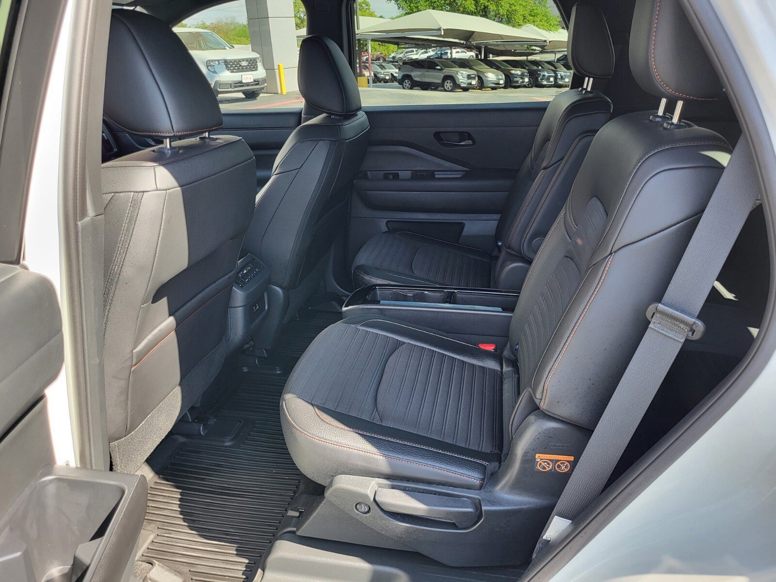 Used 2025 Nissan Pathfinder Rock Creek image 17