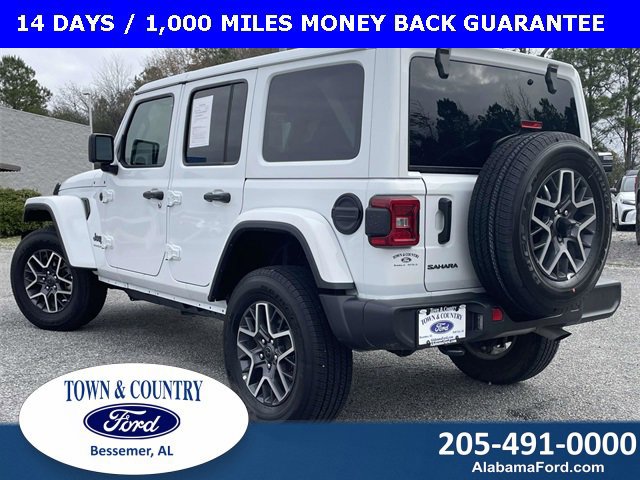 Used 2025 Jeep Wrangler Sahara image 3