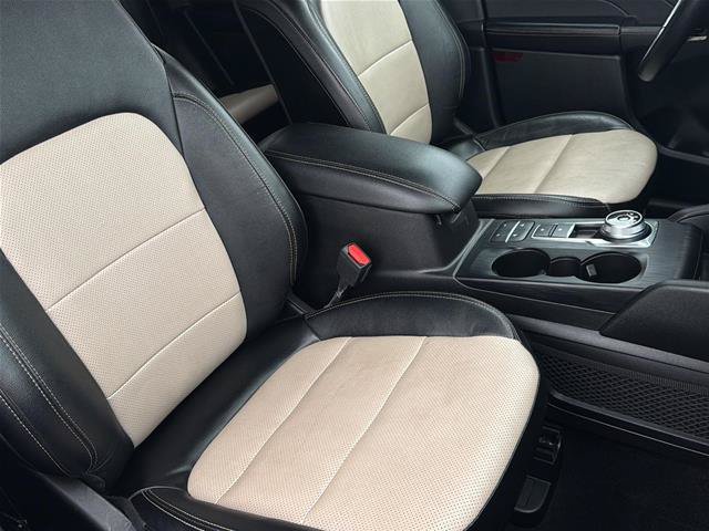 Certified 2022 Ford Escape Titanium w/ Titanium Premium Package FWD image 15