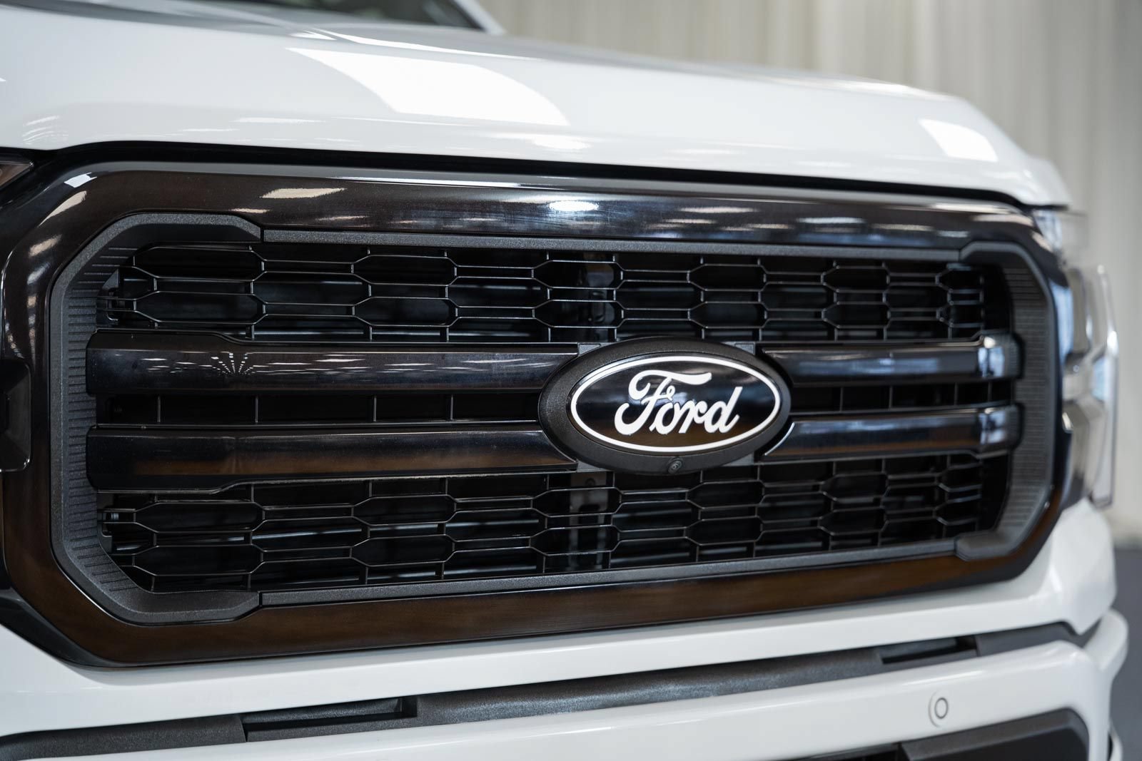 Certified 2025 Ford F150 Lariat AWD/4WD image 9
