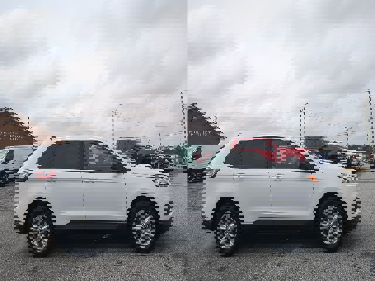 Certified 2024 Ford Edge SE video 2