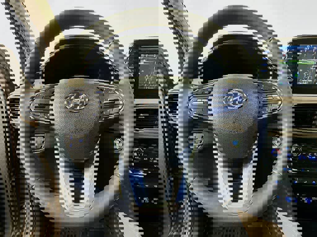 Used 2020 Hyundai Santa Fe Limited image 19