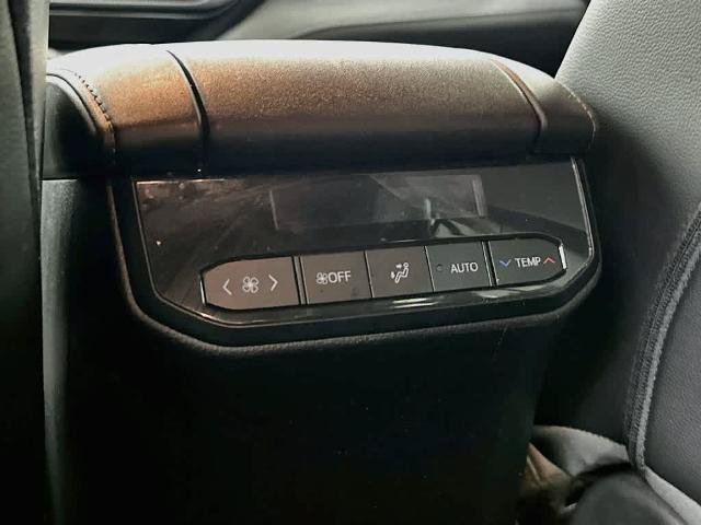 Used 2023 Toyota Highlander XSE FWD image 13