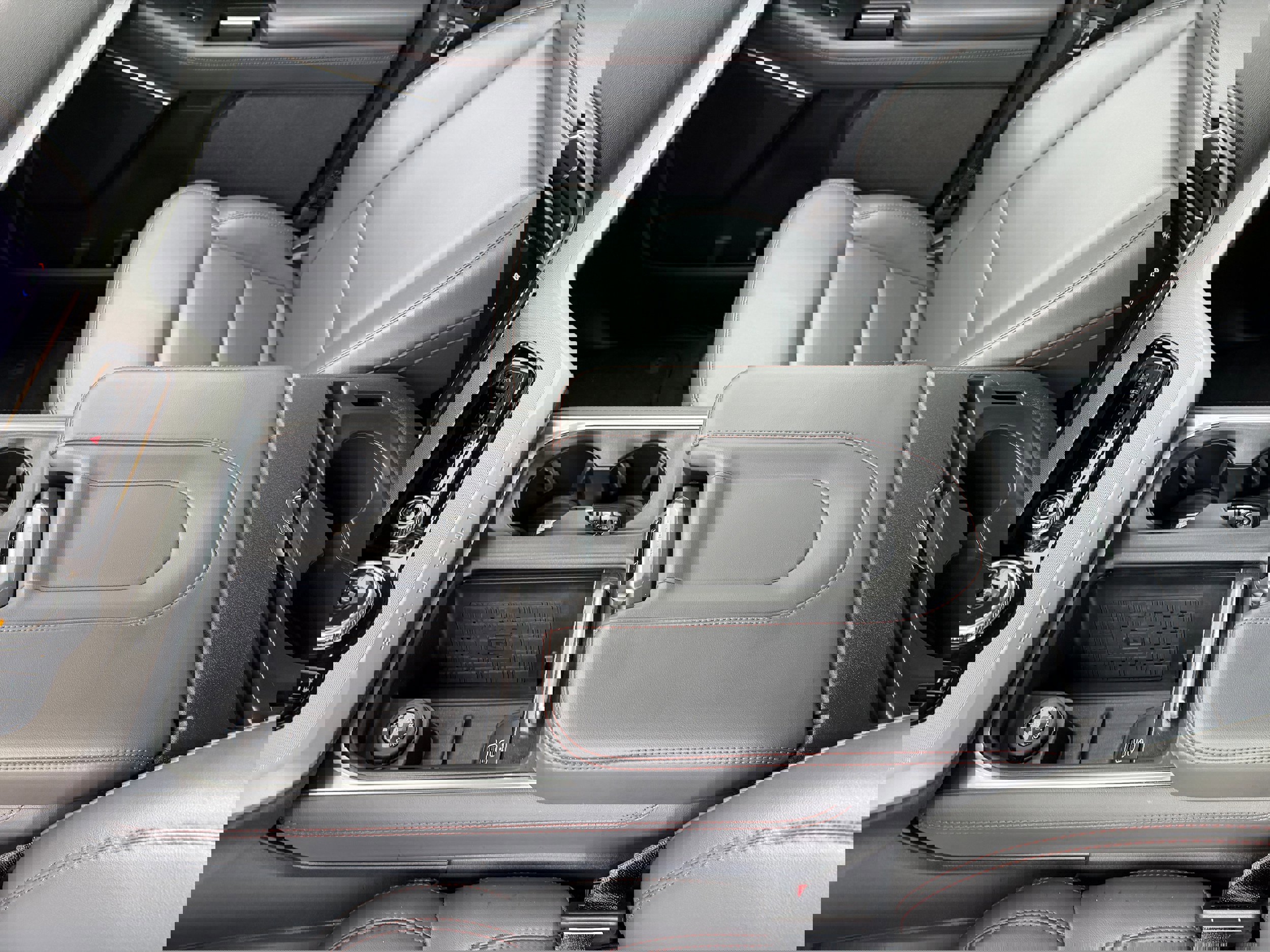 Certified 2025 Ford Expedition Active image 19