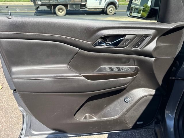 Used 2022 GMC Acadia AT4 w/ Preferred Package AWD/4WD image 15