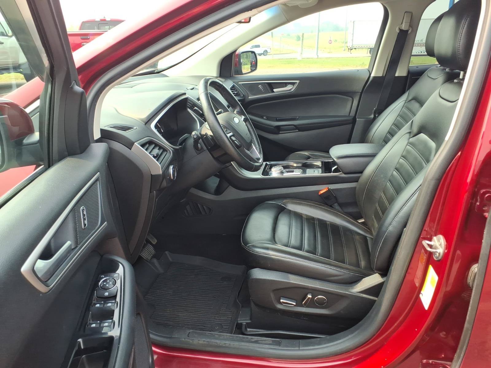 Certified 2019 Ford Edge SEL w/ Equipment Group 201A AWD/4WD image 10