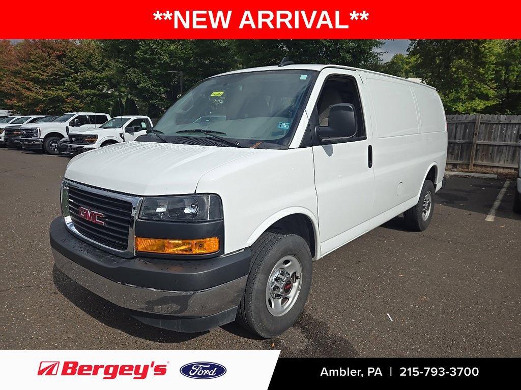 Used 2024 GMC Savana 3500 w/ Driver Convenience Package RWD image 1