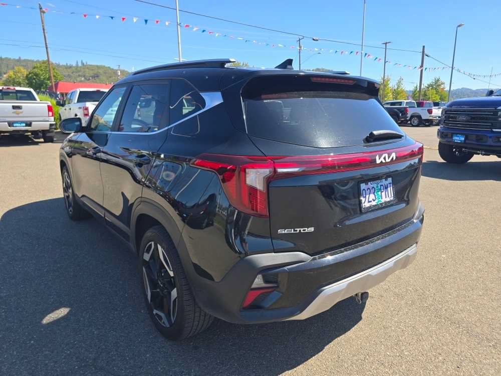 Used 2024 Kia Seltos SX AWD/4WD image 2