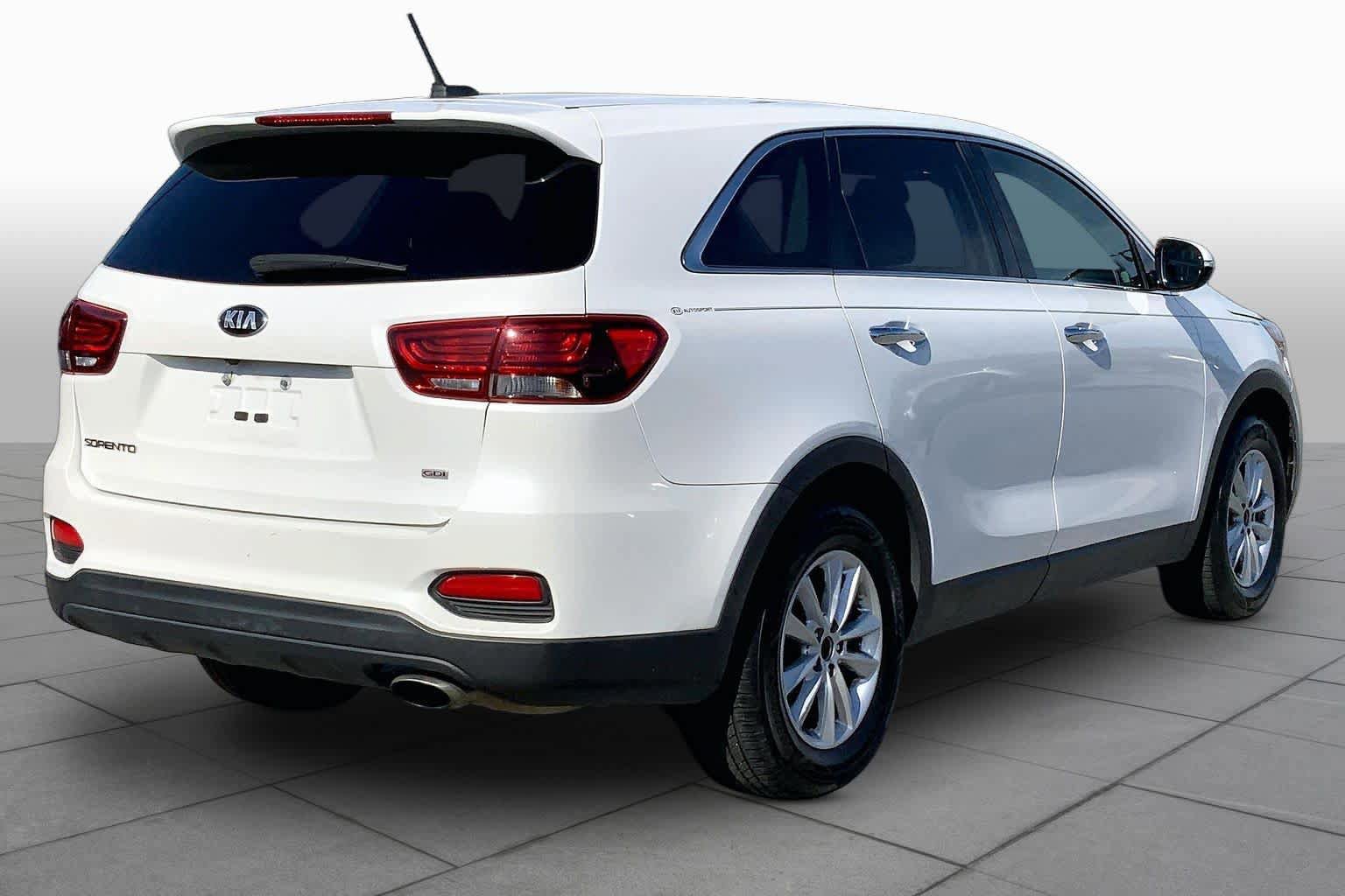 Used 2020 Kia Sorento L FWD image 13
