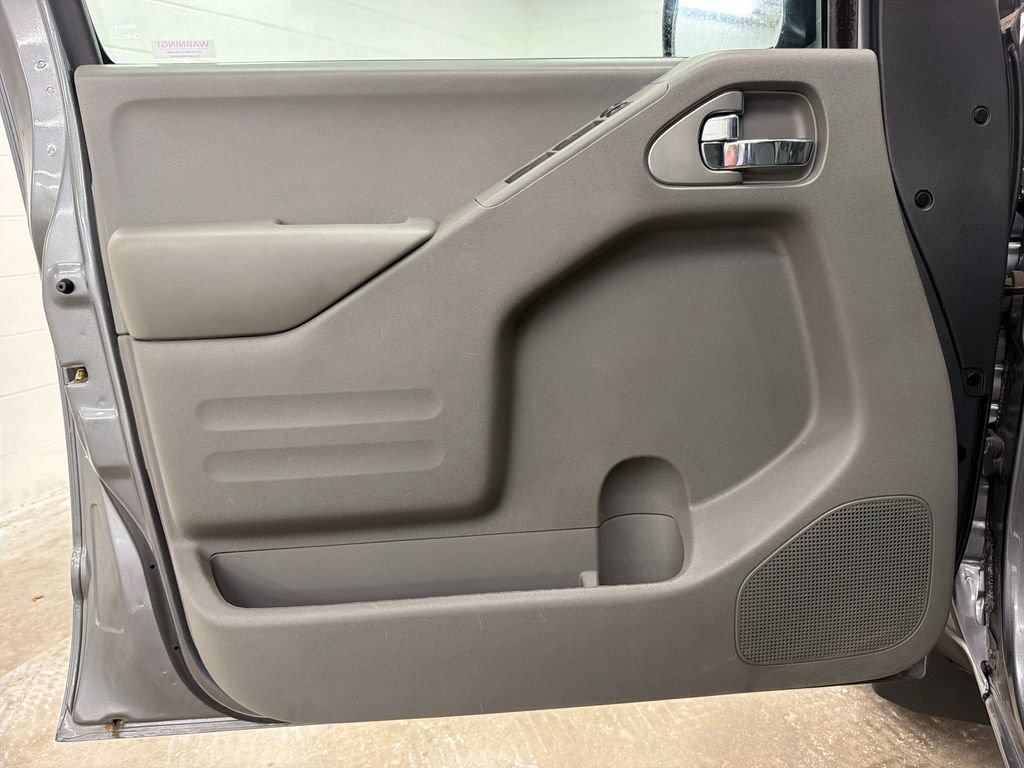 Used 2020 Nissan Frontier SV RWD image 16