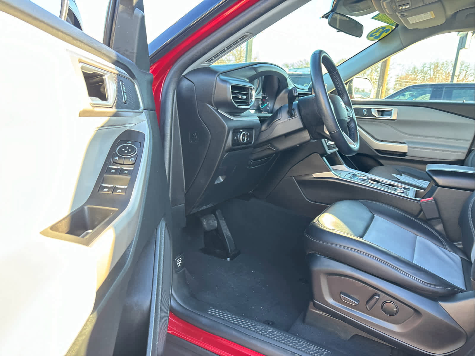 Certified 2023 Ford Explorer XLT w/ Equipment Group 202A image 12