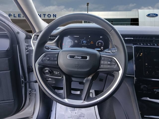 Used 2024 Jeep Grand Cherokee Laredo RWD image 12