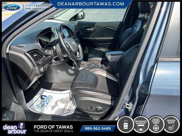 Used 2019 Jeep Cherokee Trailhawk w/ Comfort & Convenience Group AWD/4WD image 2