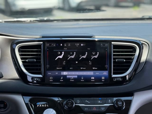 Used 2023 Chrysler Pacifica Touring-L FWD image 24