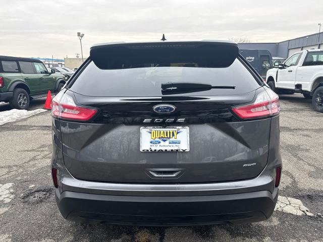 Certified 2022 Ford Edge SE image 3