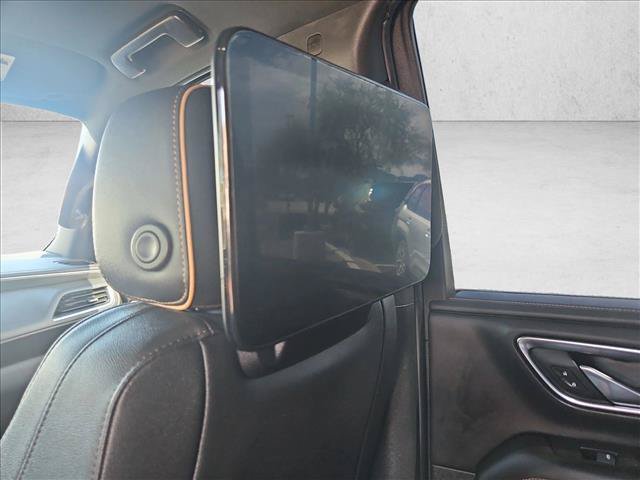 Used 2024 GMC Yukon AT4 w/ Technology Package AWD/4WD image 18