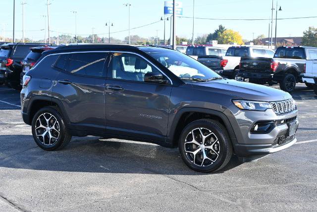 Used 2024 Jeep Compass Limited AWD/4WD image 7