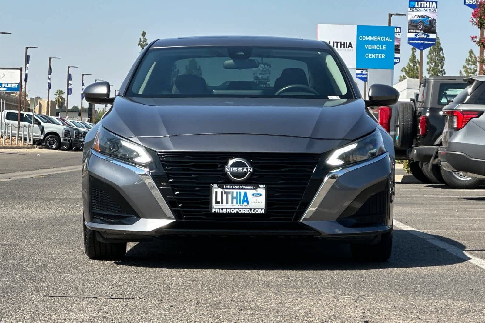 Used 2023 Nissan Altima 2.5 SV w/ SV Premium Package AWD/4WD image 11