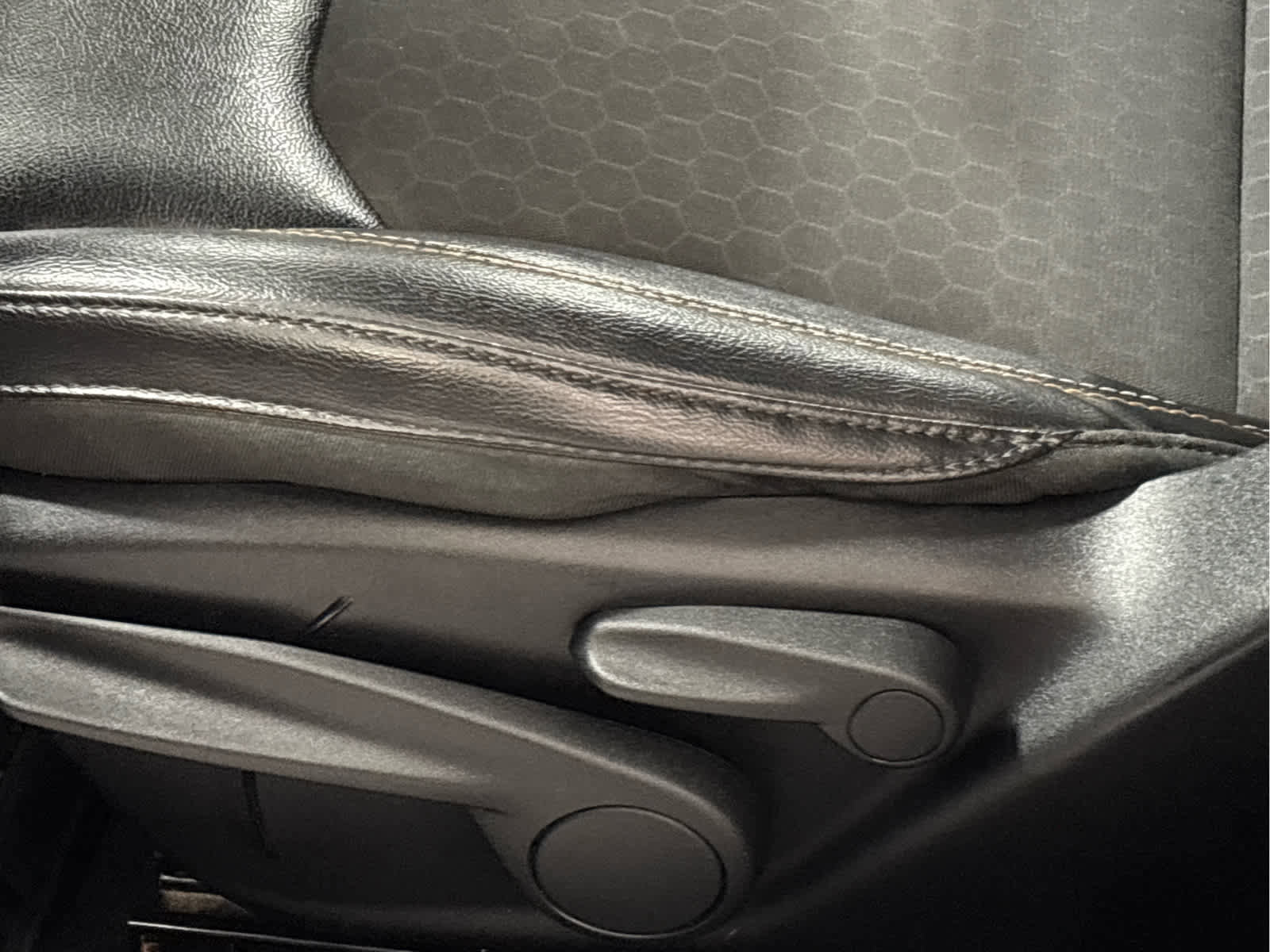 Used 2018 Jeep Compass Latitude w/ Cold Weather Group image 21