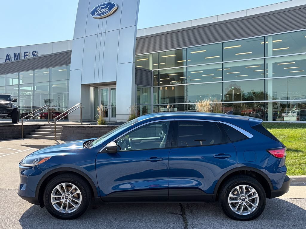 Certified 2022 Ford Escape SE AWD/4WD image 3