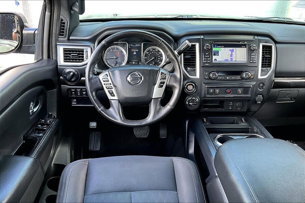 Used 2018 Nissan Titan SV w/ SV Convenience Package image 5