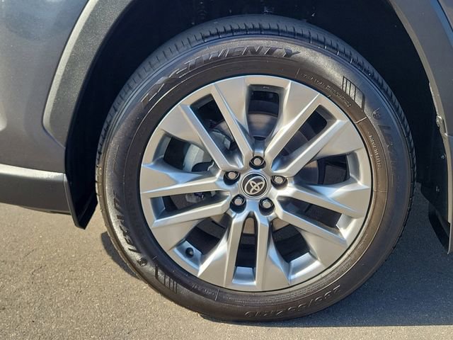 Used 2021 Toyota RAV4 XLE Premium FWD image 29