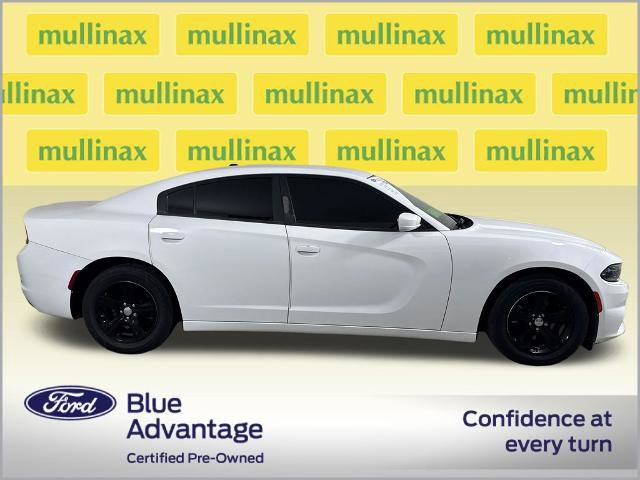 Used 2019 Dodge Charger SXT RWD image 2