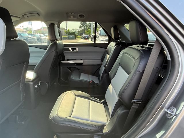 Certified 2023 Ford Explorer XLT w/ Equipment Group 202A AWD/4WD image 9