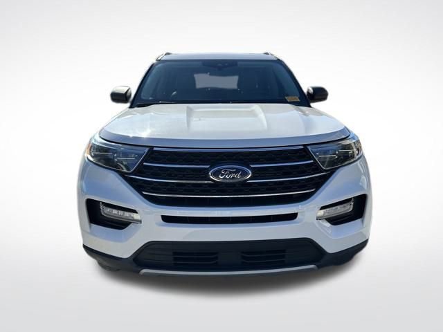 Certified 2022 Ford Explorer XLT w/ Equipment Group 202A image 10