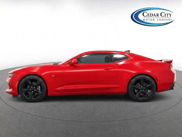 Used 2018 Chevrolet Camaro LT RWD image 7