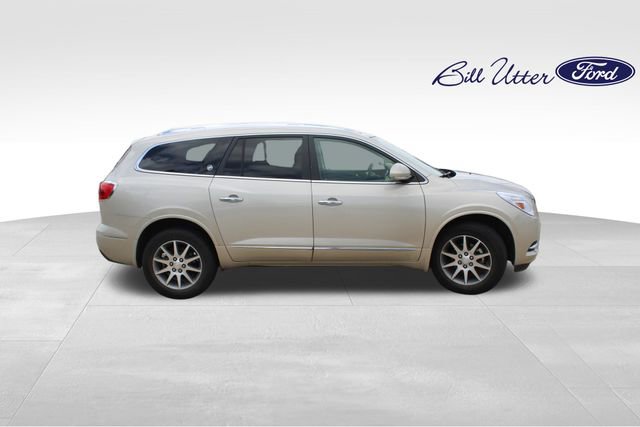 Used 2017 Buick Enclave Leather FWD image 3