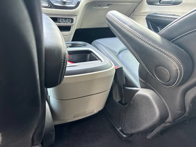 Used 2024 Chrysler Pacifica Limited FWD image 31