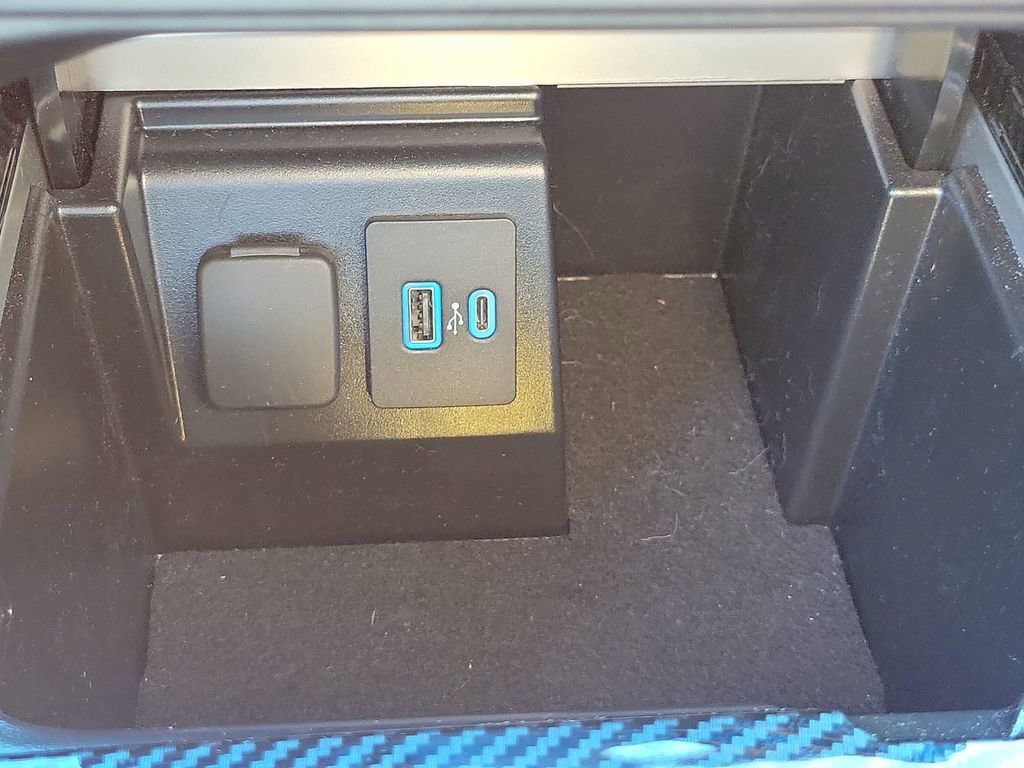 Certified 2024 Ford Explorer ST-Line w/ Class IV Trailer Tow Package image 32