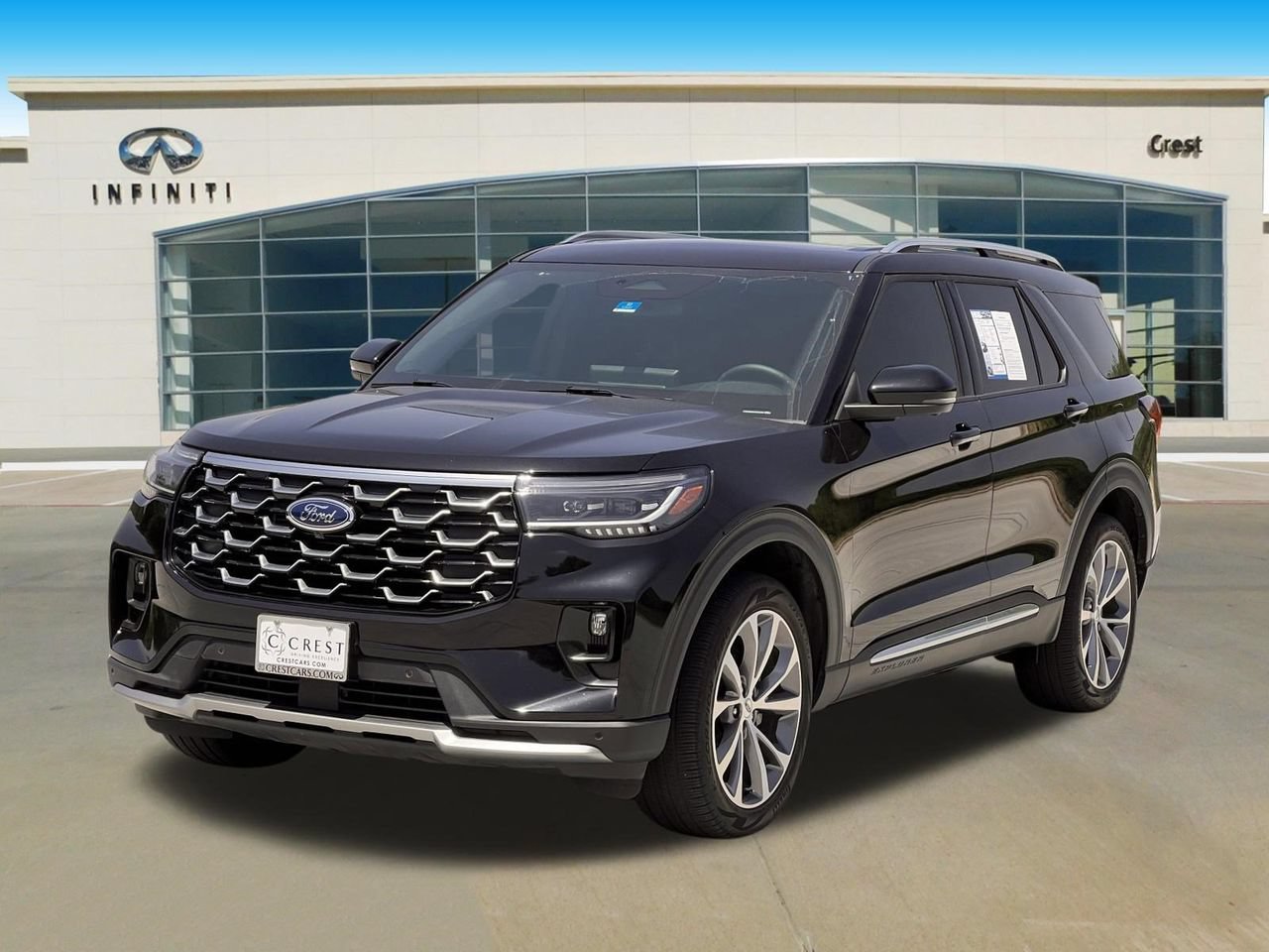 Certified 2025 Ford Explorer Platinum w/ Ultimate Package AWD/4WD image 8