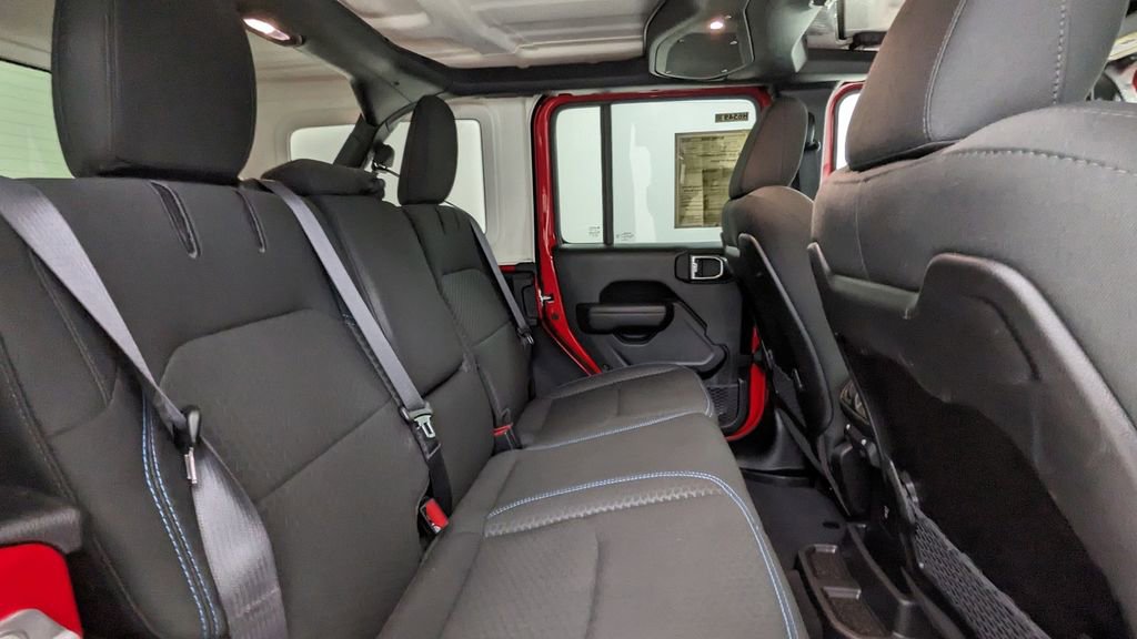 Used 2025 Jeep Wrangler Unlimited Rubicon 4xe w/ Convenience Group AWD/4WD image 36