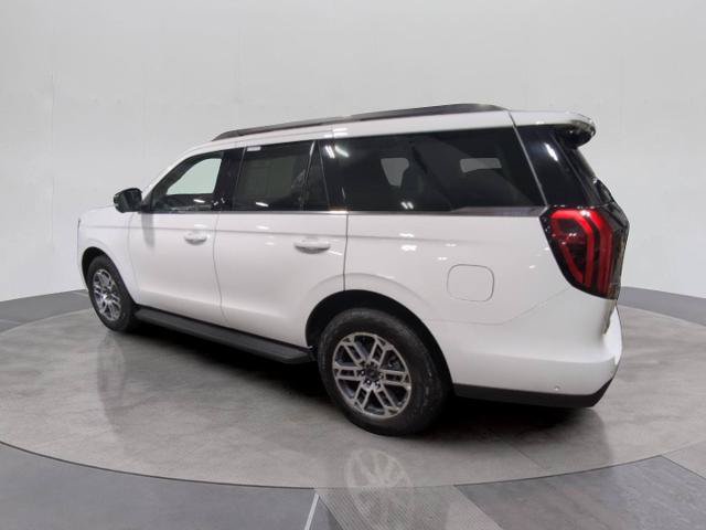 Certified 2025 Ford Expedition Active AWD/4WD image 3