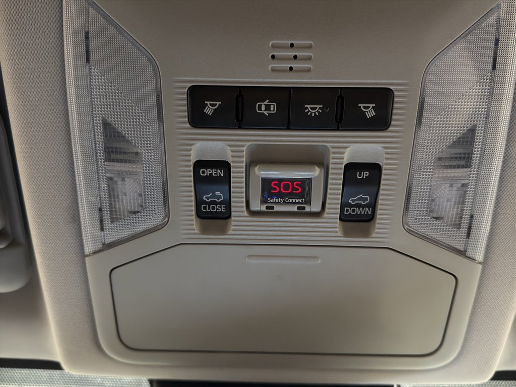 Used 2019 Toyota RAV4 Limited image 28