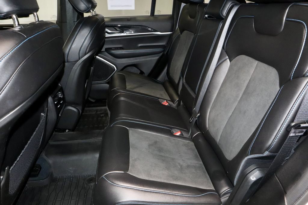 Used 2022 Jeep Grand Cherokee Trailhawk w/ Luxury Tech Group III AWD/4WD image 23